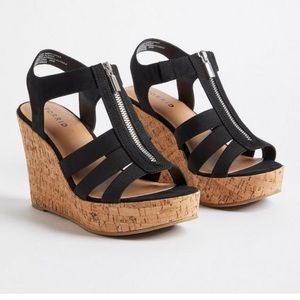 Front zip black wedgie